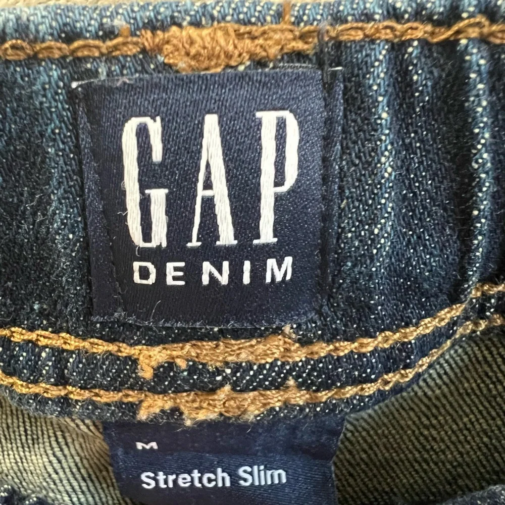 Gap boys pull on jeans with distressed holes size medium. Stretch slim fit.‎